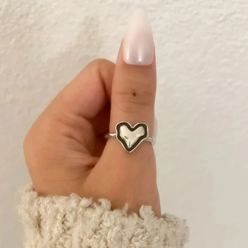 925 Sterling Silver Minimalist Black Heart Ring Dainty Heart Ring Black & Silver - Picture 8 of 9